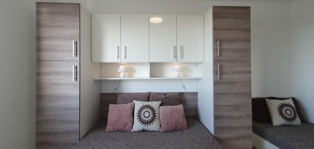 Seahorse Luxury Apartment With Pool And Sea View 노바야 외부 사진